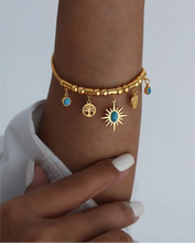 Load image into Gallery viewer, Green Stone Pendant Necklace and Bracelet