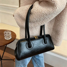 Load image into Gallery viewer, Retro Simple Shoulder Underarm Stylish Baguette