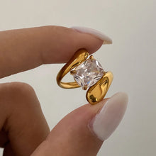 Load image into Gallery viewer, Water Drop Shaped Large Zircon Rings