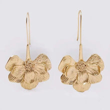 Load image into Gallery viewer, FLEUR EARRINGS
