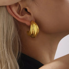 Load image into Gallery viewer, Multi-layer C-shaped Curved Earrings
