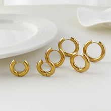 Load image into Gallery viewer, Round Geometric Circle Ear Buckle
