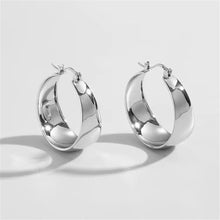 Load image into Gallery viewer, Elegant Chunky Wide Texture Hoop Earring
