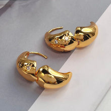 Load image into Gallery viewer, Smooth Star Zircon Hoop Earrings
