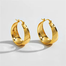 Load image into Gallery viewer, Elegant Chunky Wide Texture Hoop Earring
