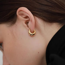 Load image into Gallery viewer, Smooth Star Zircon Hoop Earrings
