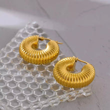 Load image into Gallery viewer, MADGE LUXE EARRINGS
