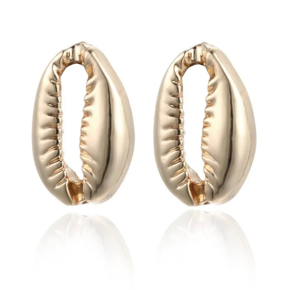 SHELL STUDS LUXE EARRINGS